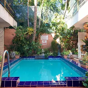 towne-hotel.comcaribbean.com/